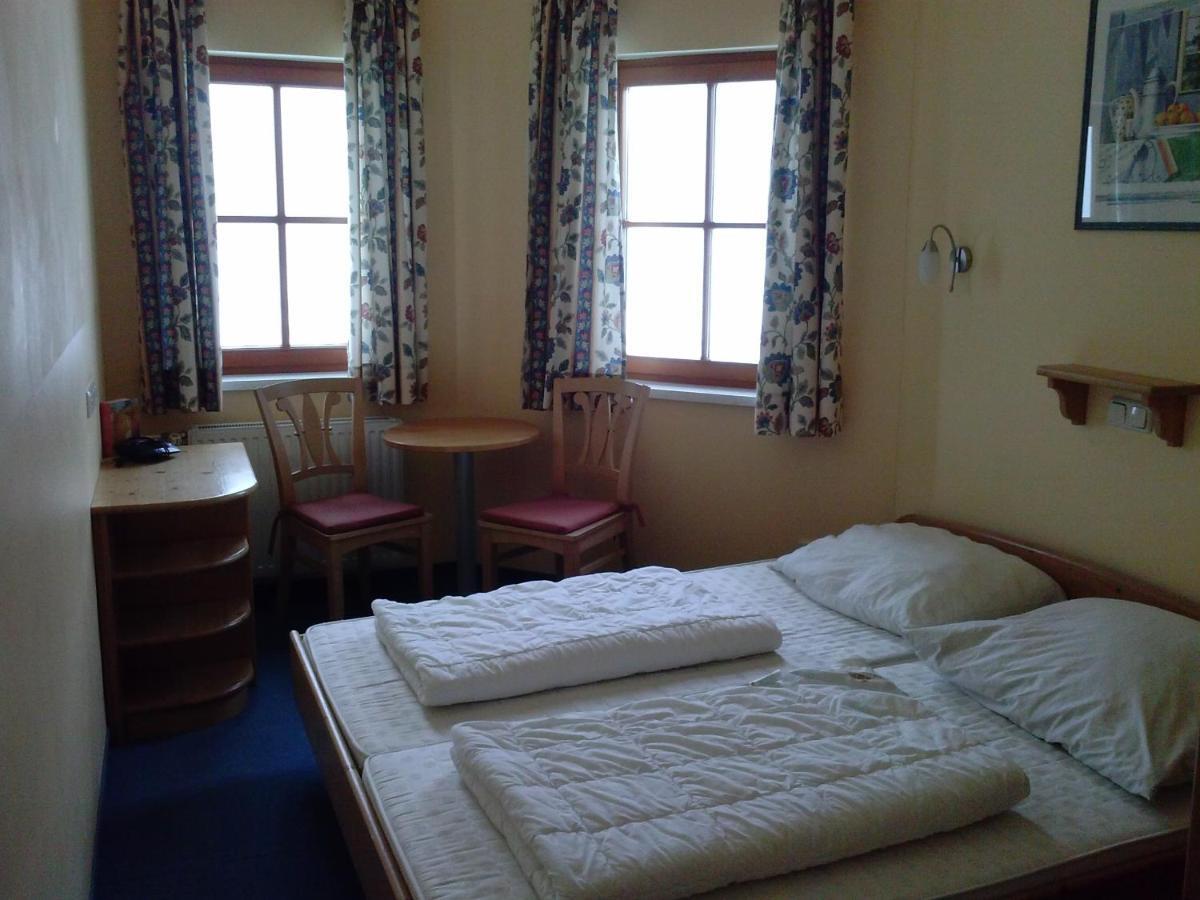 Hotel Haus Der Begegnung Gosau Habitación foto